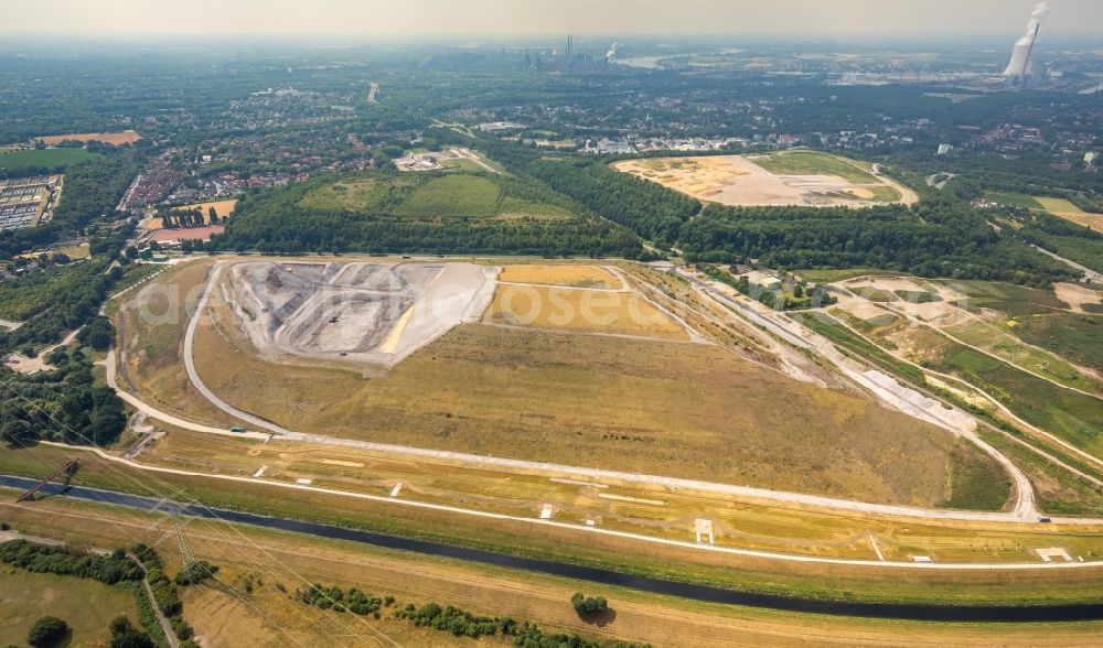 Aerial image Dinslaken - Site of heaped landfill in the district Hiesfeld in Dinslaken in the state North Rhine-Westphalia, Germany