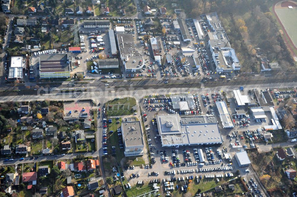 Berlin from above - Blick auf das Gelände des Autohauses Möbus mit den geplanten Erweiterungsflächen an der Hansastrasse 202 in 13088 Berlin -Hohenschönhausen. Area of the car-house on the Hansa Strasse 202 13088 Berlin - Hohenschönhausen.