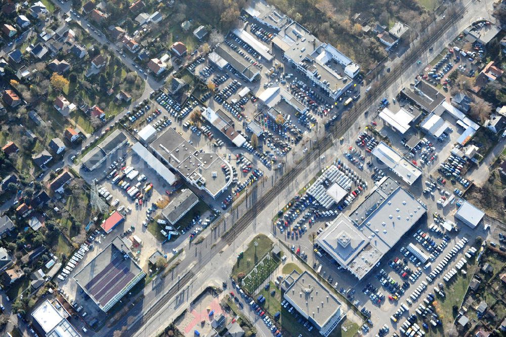 Berlin from above - Blick auf das Gelände des Autohauses Möbus mit den geplanten Erweiterungsflächen an der Hansastrasse 202 in 13088 Berlin -Hohenschönhausen. Area of the car-house on the Hansa Strasse 202 13088 Berlin - Hohenschönhausen.