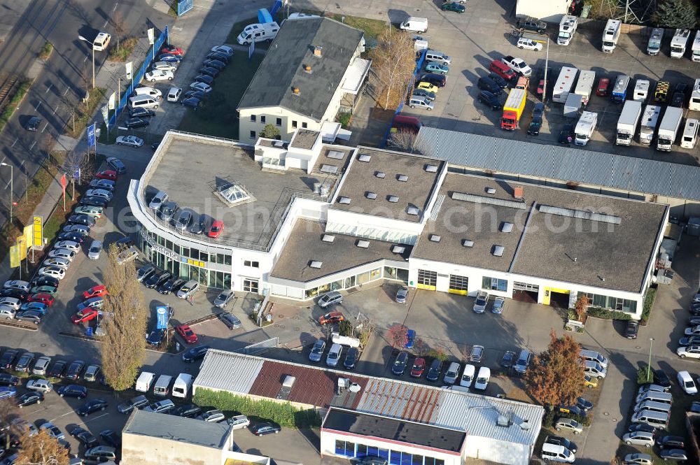 Berlin from the bird's eye view: Blick auf das Gelände des Autohauses Möbus mit den geplanten Erweiterungsflächen an der Hansastrasse 202 in 13088 Berlin -Hohenschönhausen. Area of the car-house on the Hansa Strasse 202 13088 Berlin - Hohenschönhausen.