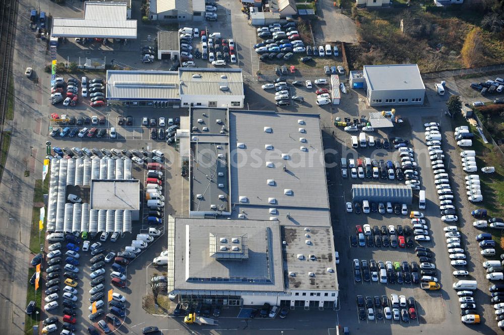 Berlin from the bird's eye view: Blick auf das Gelände des Autohauses Möbus mit den geplanten Erweiterungsflächen an der Hansastrasse 202 in 13088 Berlin -Hohenschönhausen. Area of the car-house on the Hansa Strasse 202 13088 Berlin - Hohenschönhausen.