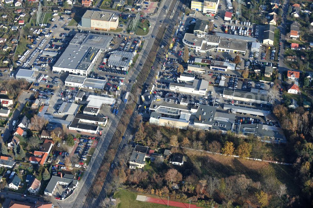 Berlin from the bird's eye view: Blick auf das Gelände des Autohauses Möbus mit den geplanten Erweiterungsflächen an der Hansastrasse 202 in 13088 Berlin -Hohenschönhausen. Area of the car-house on the Hansa Strasse 202 13088 Berlin - Hohenschönhausen.