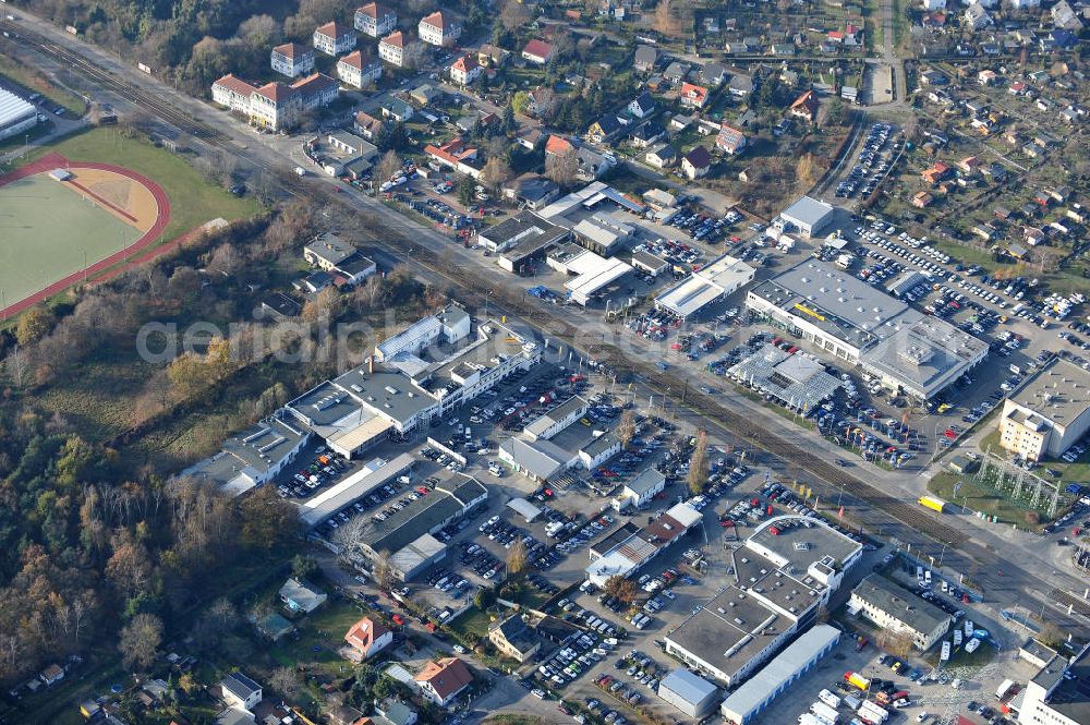 Berlin from above - Blick auf das Gelände des Autohauses Möbus mit den geplanten Erweiterungsflächen an der Hansastrasse 202 in 13088 Berlin -Hohenschönhausen. Area of the car-house on the Hansa Strasse 202 13088 Berlin - Hohenschönhausen.