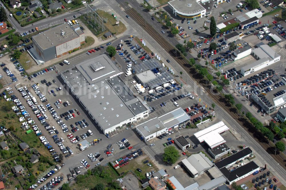 Aerial image Berlin - Blick auf das Gelände des Autohauses Möbus an der Hansastrasse 202 in 13088 Berlin - Hohenschönhausen.