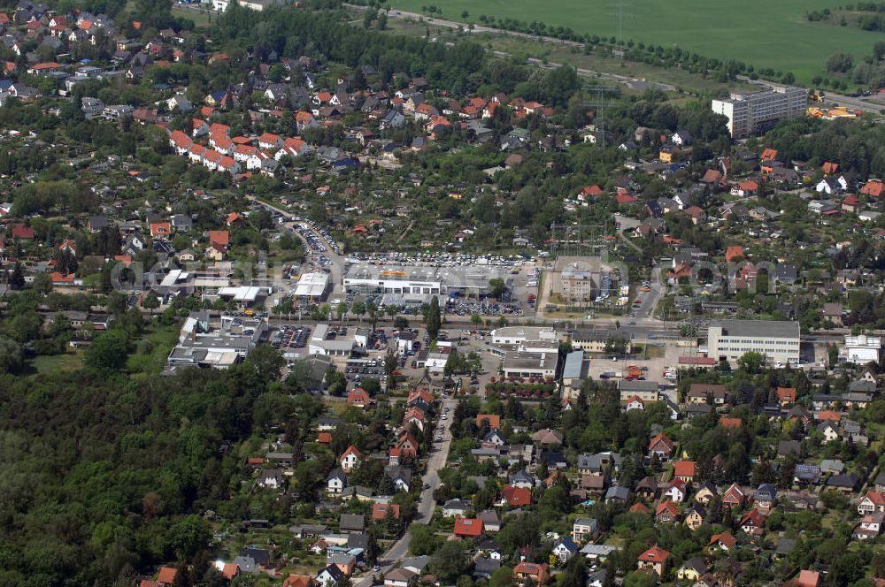 Aerial photograph Berlin - Blick auf das Gelände des Autohauses Möbus an der Hansastrasse 202 in 13088 Berlin - Hohenschönhausen.