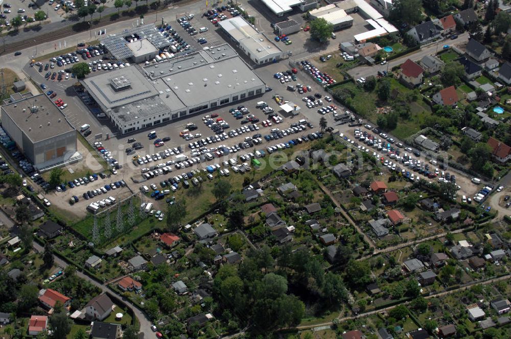 Aerial photograph Berlin - Blick auf das Gelände des Autohauses Möbus an der Hansastrasse 202 in 13088 Berlin - Hohenschönhausen.