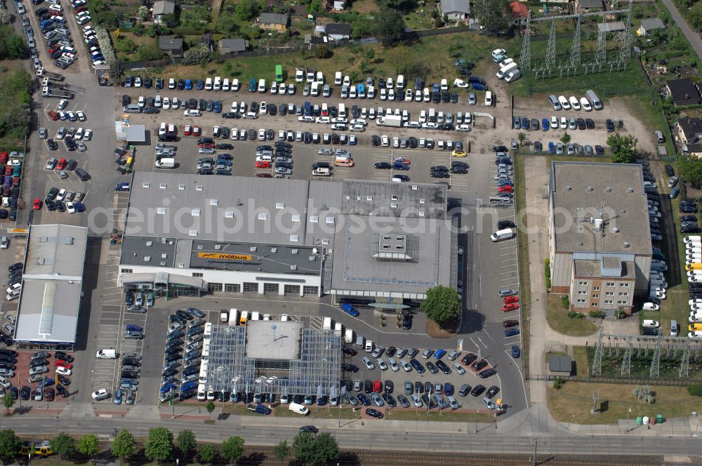 Aerial image Berlin - Blick auf das Gelände des Autohauses Möbus an der Hansastrasse 202 in 13088 Berlin - Hohenschönhausen.