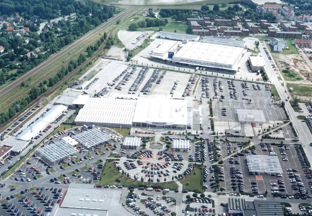 Hoppegarten / Brandenburg from the bird's eye view: Gelände der BCA-Autoauktionen am Neuen Hönower Weg 4 in 15366 Dahlwitz-Hoppegarten / Brandenburg.