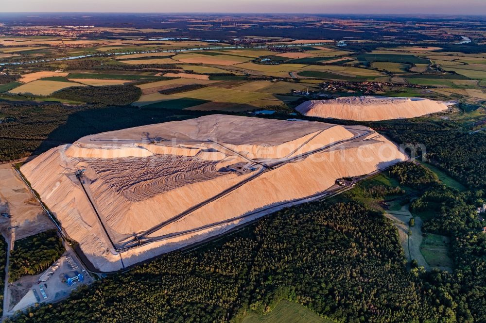 Aerial photograph Zielitz - Site of the mining stockpile for potash and salt production Kalimandscharo in Zielitz in the state Saxony-Anhalt, Germany