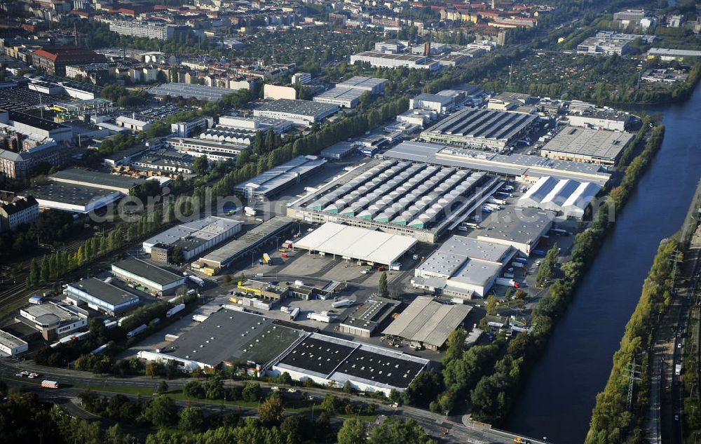 Aerial image Berlin - Blick auf das Gelände der Berliner Großmarkt GmbH an der Beusselstraße in 10553 Berlin. View of at the site of the Berlin wholesale market at the Beusselstrasse in Berlin.