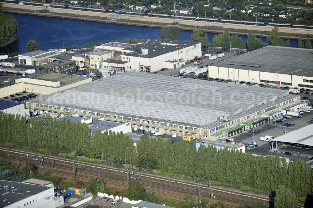 Aerial image Berlin - Blick auf das Gelände der Berliner Großmarkt GmbH an der Beusselstraße in 10553 Berlin. View of at the site of the Berlin wholesale market at the Beusselstrasse in Berlin.