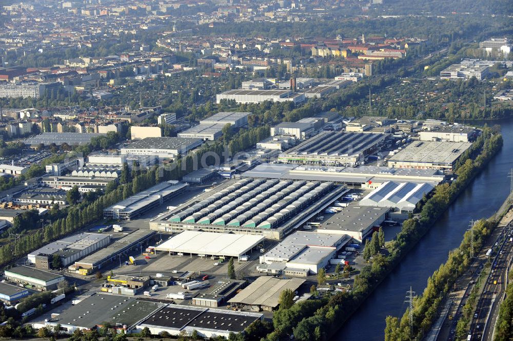 Berlin from the bird's eye view: Blick auf das Gelände der Berliner Großmarkt GmbH an der Beusselstraße in 10553 Berlin. View of at the site of the Berlin wholesale market at the Beusselstrasse in Berlin.