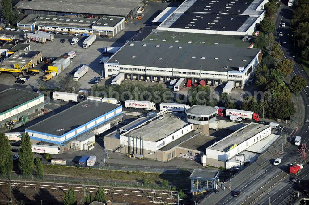 Berlin from above - Blick auf das Gelände der Berliner Großmarkt GmbH an der Beusselstraße in 10553 Berlin. View of at the site of the Berlin wholesale market at the Beusselstrasse in Berlin.