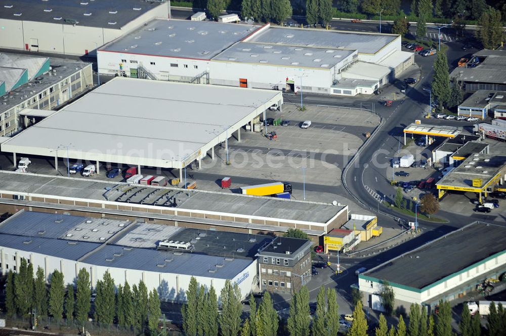 Aerial photograph Berlin - Blick auf das Gelände der Berliner Großmarkt GmbH an der Beusselstraße in 10553 Berlin. View of at the site of the Berlin wholesale market at the Beusselstrasse in Berlin.