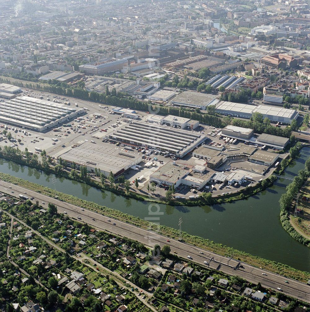 Aerial image Berlin Moabit - Blick auf das Gelände der Berliner Großmarkt GmbH an der Beusselstraße in 10553 Berlin. View of at the site of the Berlin wholesale market at the Beusselstrasse in Berlin.