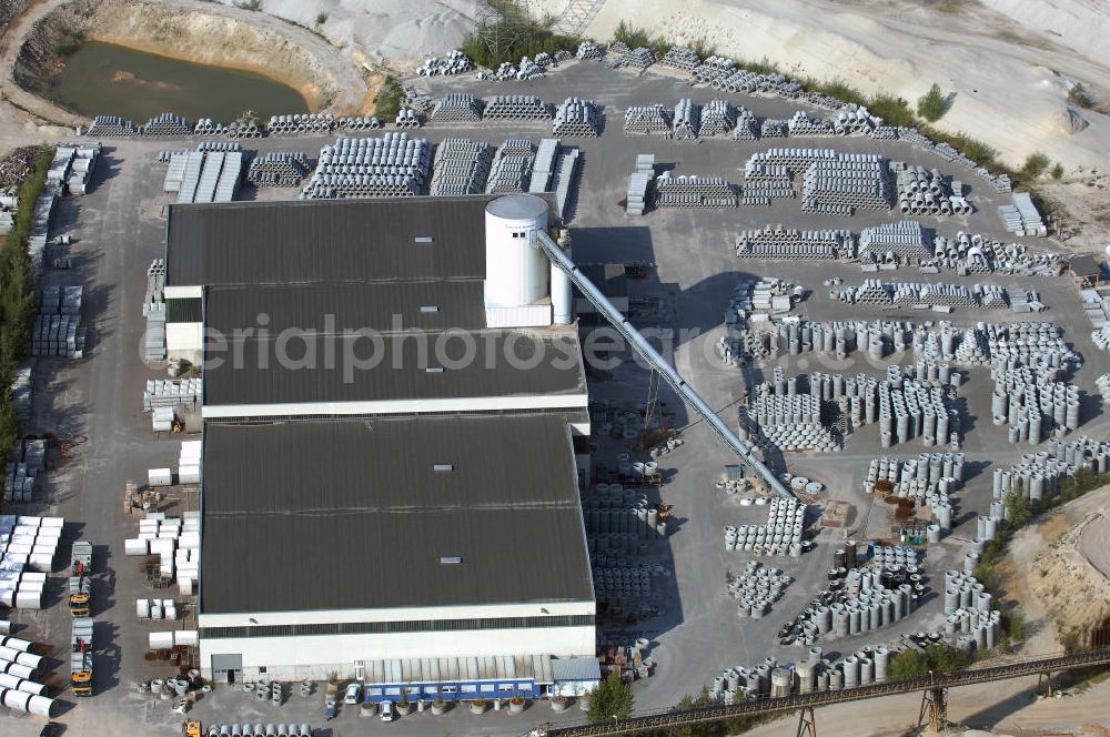 PENIG from the bird's eye view: Blick auf das Gelände des Betonwerk Steinbach GmbH