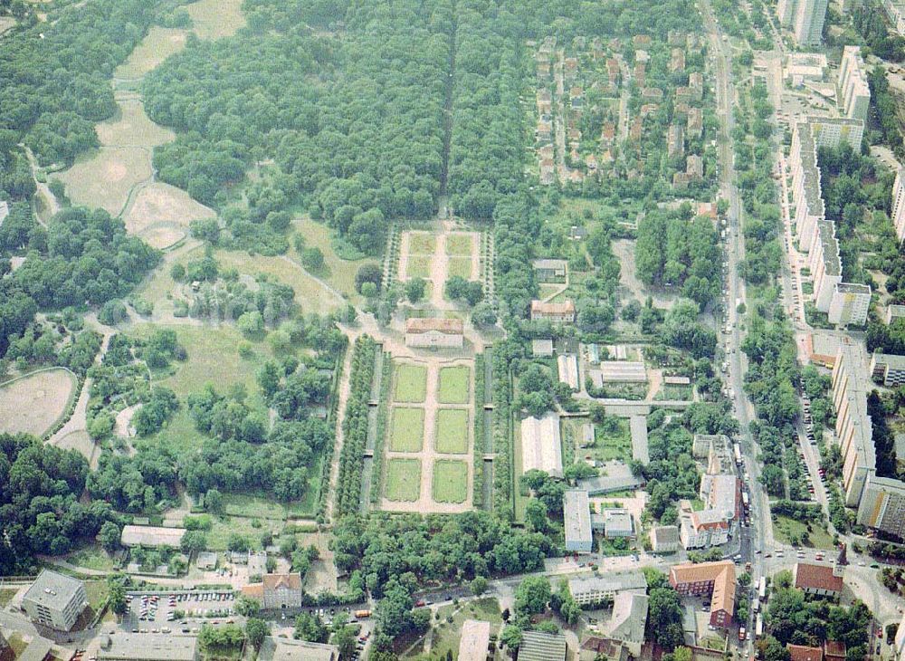 Aerial image Berlin - Lichtenberg - Gelände der BfA und Wohngebiet an der Pfarrstraße in Berlin - Lichtenberg