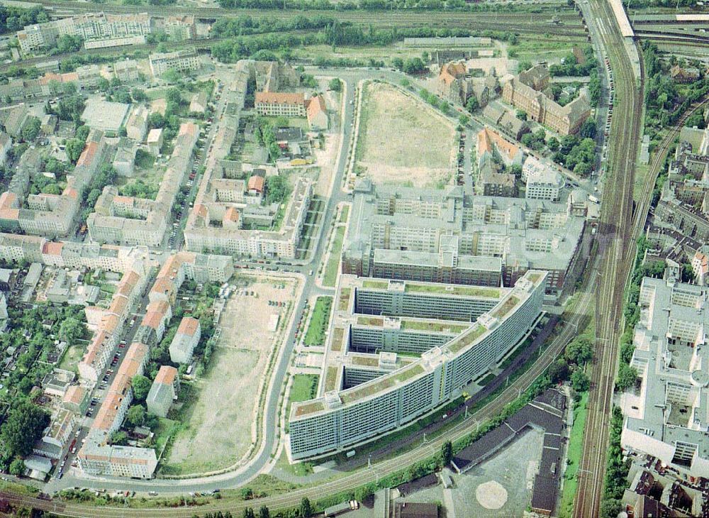 Aerial photograph Berlin - Lichtenberg - Gelände der BfA und Wohngebiet an der Pfarrstraße in Berlin - Lichtenberg