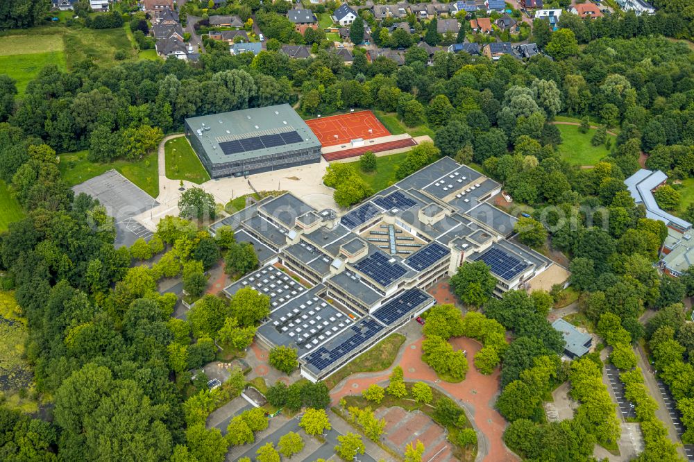 Soest from the bird's eye view: Grounds of the Boerde-Berufskolleg on Geschwister-Scholl-Strasse in Soest in the federal state of North Rhine-Westphalia, Germany