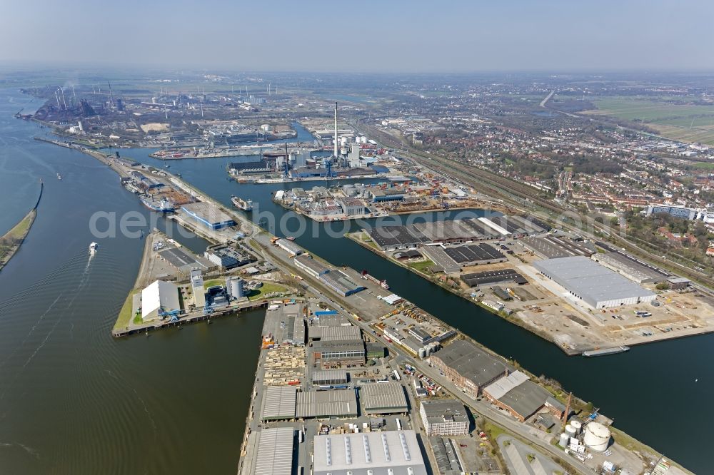 Bremen from the bird's eye view: ite of the port of Bremen on the river Weser in Bremen