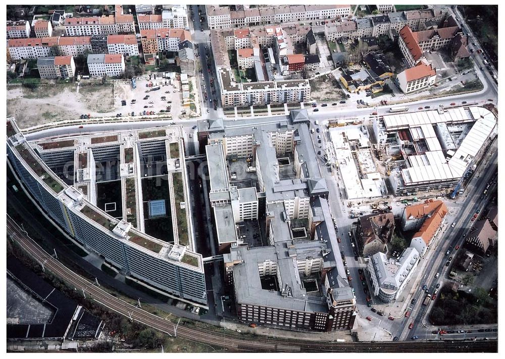 Aerial image Berlin - Friedrichshain - Gelände der Bundesanstalt für Angestelle (BfA) am Bahnhof Ostkreuz in Berlin - Friedrichshain.