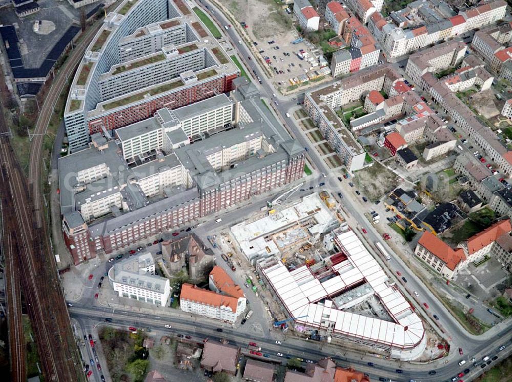 Aerial image Berlin - Friedrichshain - Gelände der Bundesanstalt für Angestelle (BfA) am Bahnhof Ostkreuz in Berlin - Friedrichshain.