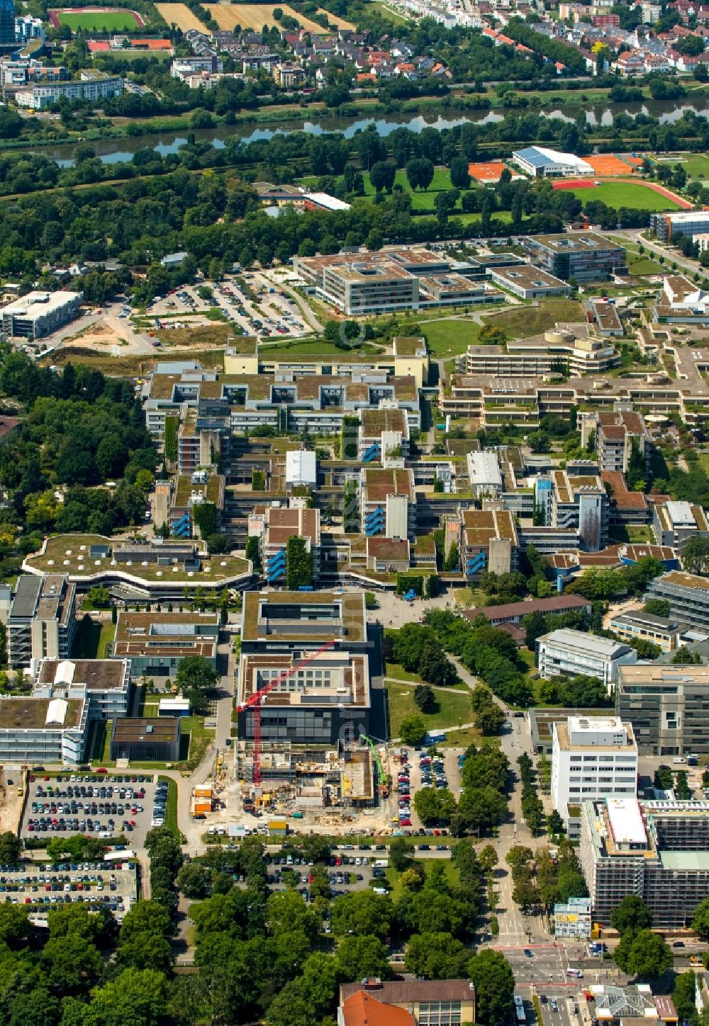 Aerial photograph Heidelberg - Site of the University of Heidelberg campus with the University Hospital Heidelberg at Neuenheimer Feld in Heidelberg in Baden-Wuerttemberg