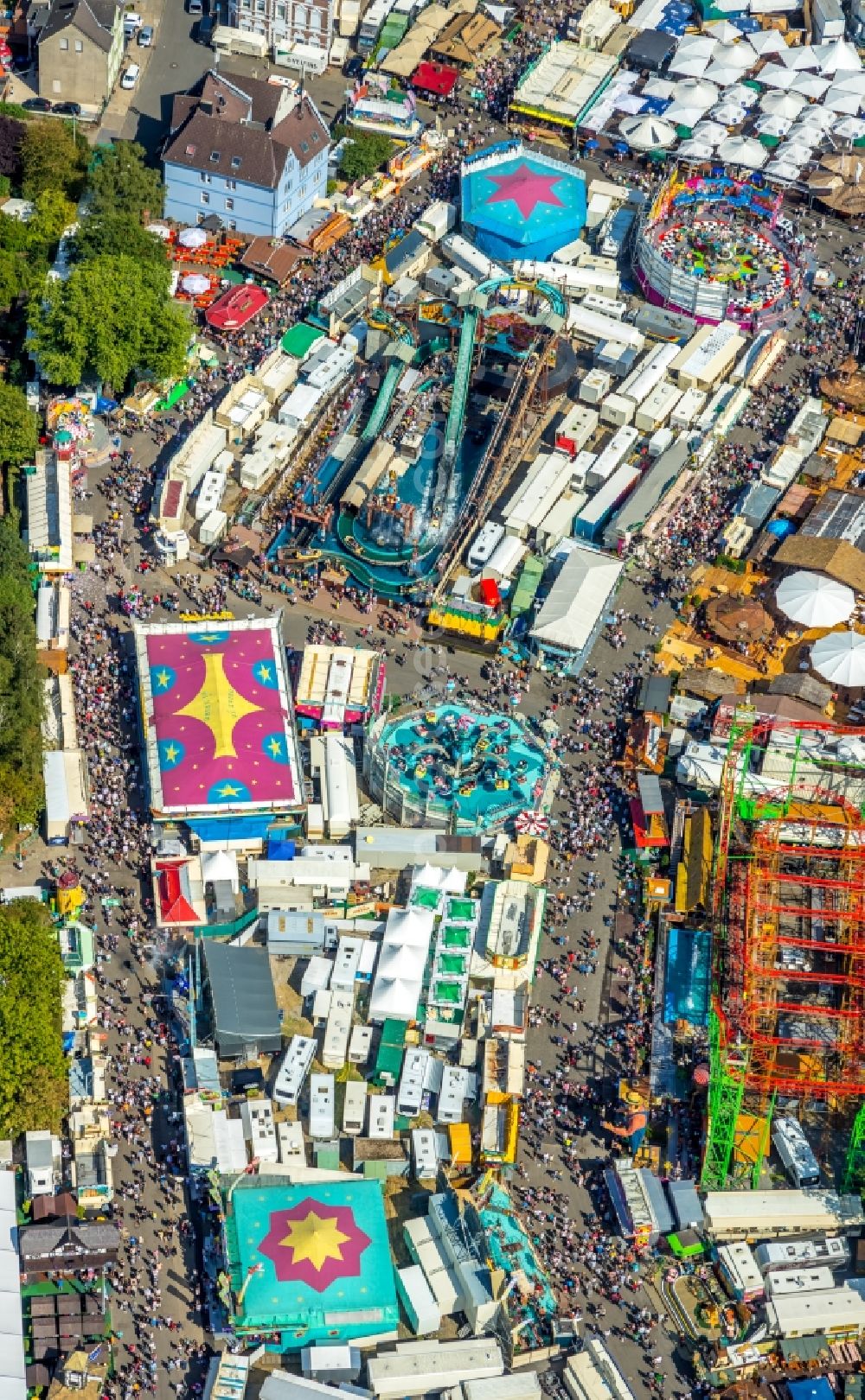 Herne from the bird's eye view: Area of the funfair Cranger Kirmes in Herne in the state North Rhine-Westphalia, Germany