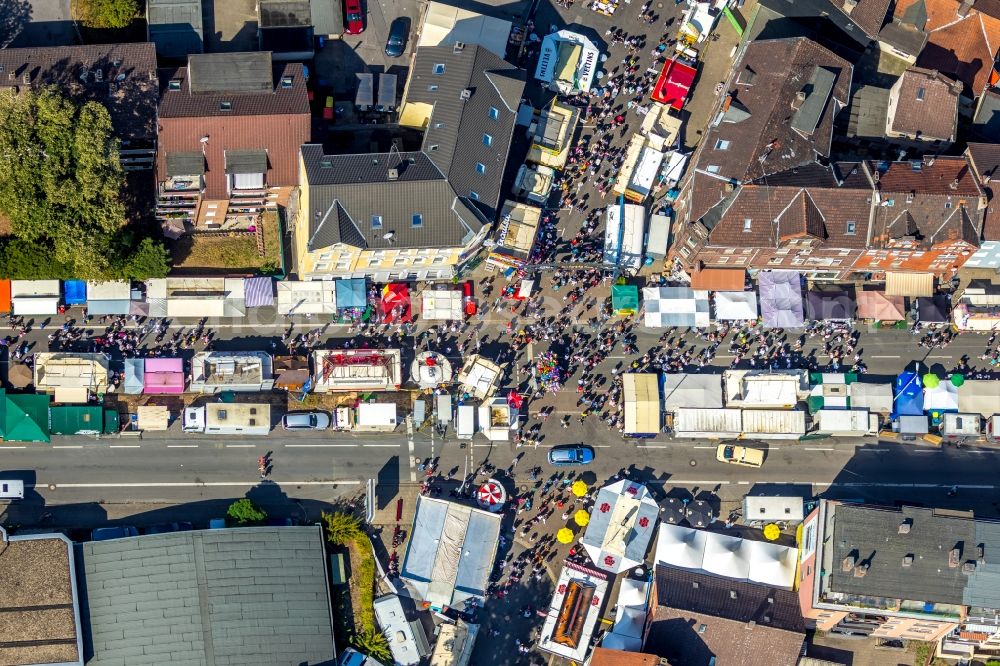 Herne from the bird's eye view: Area of the funfair Cranger Kirmes in Herne in the state North Rhine-Westphalia, Germany