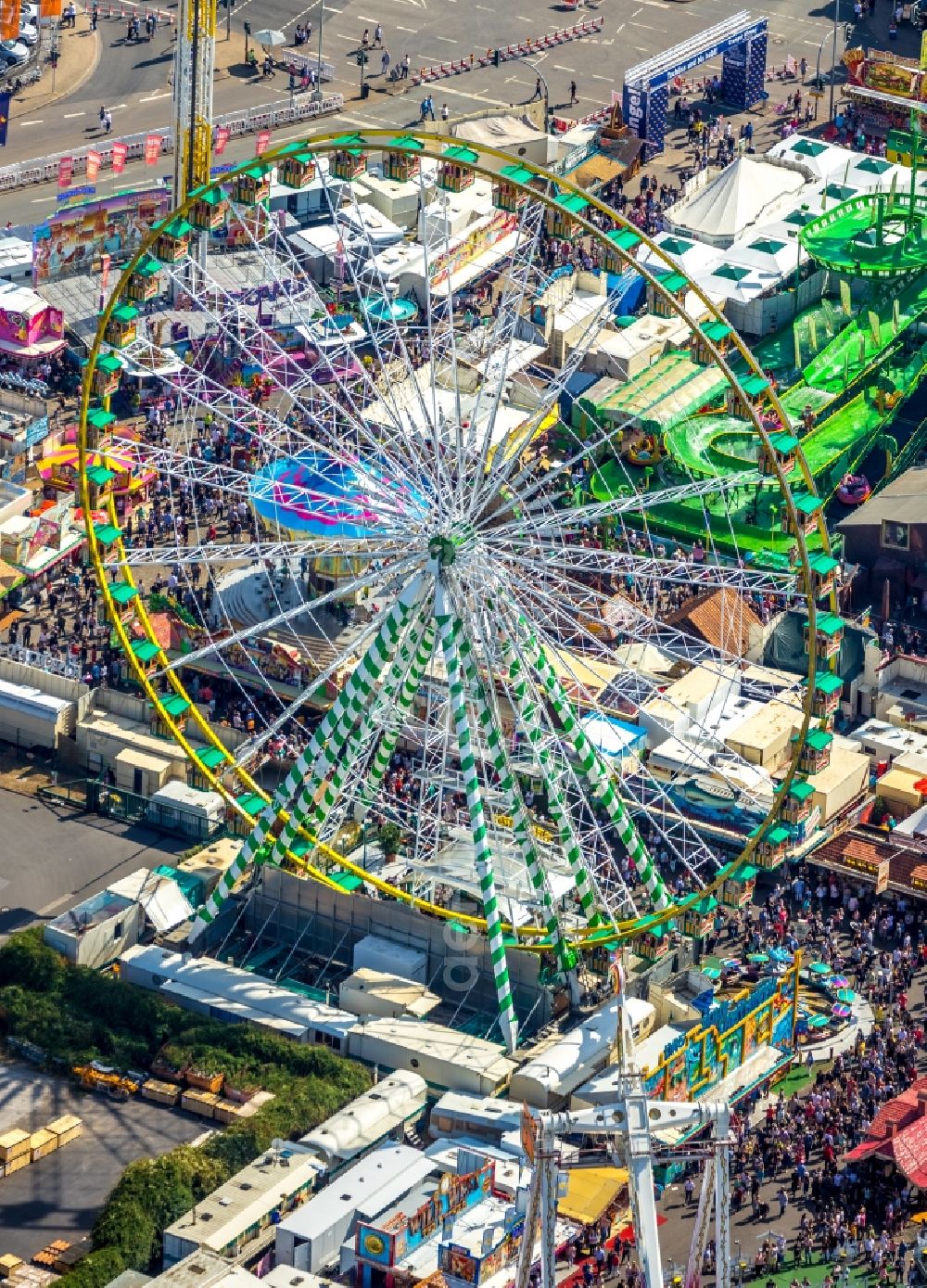 Aerial photograph Herne - Area of the funfair Cranger Kirmes in Herne in the state North Rhine-Westphalia, Germany