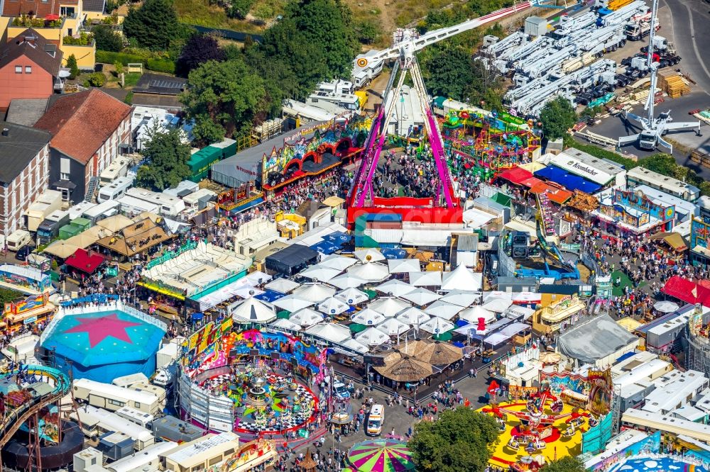 Aerial image Herne - Area of the funfair Cranger Kirmes in Herne in the state North Rhine-Westphalia, Germany