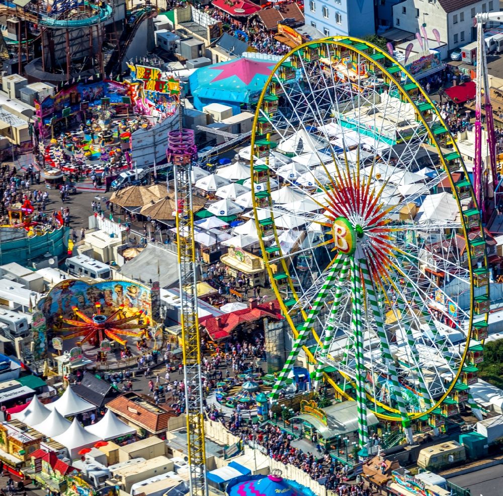 Aerial photograph Herne - Area of the funfair Cranger Kirmes in Herne in the state North Rhine-Westphalia, Germany