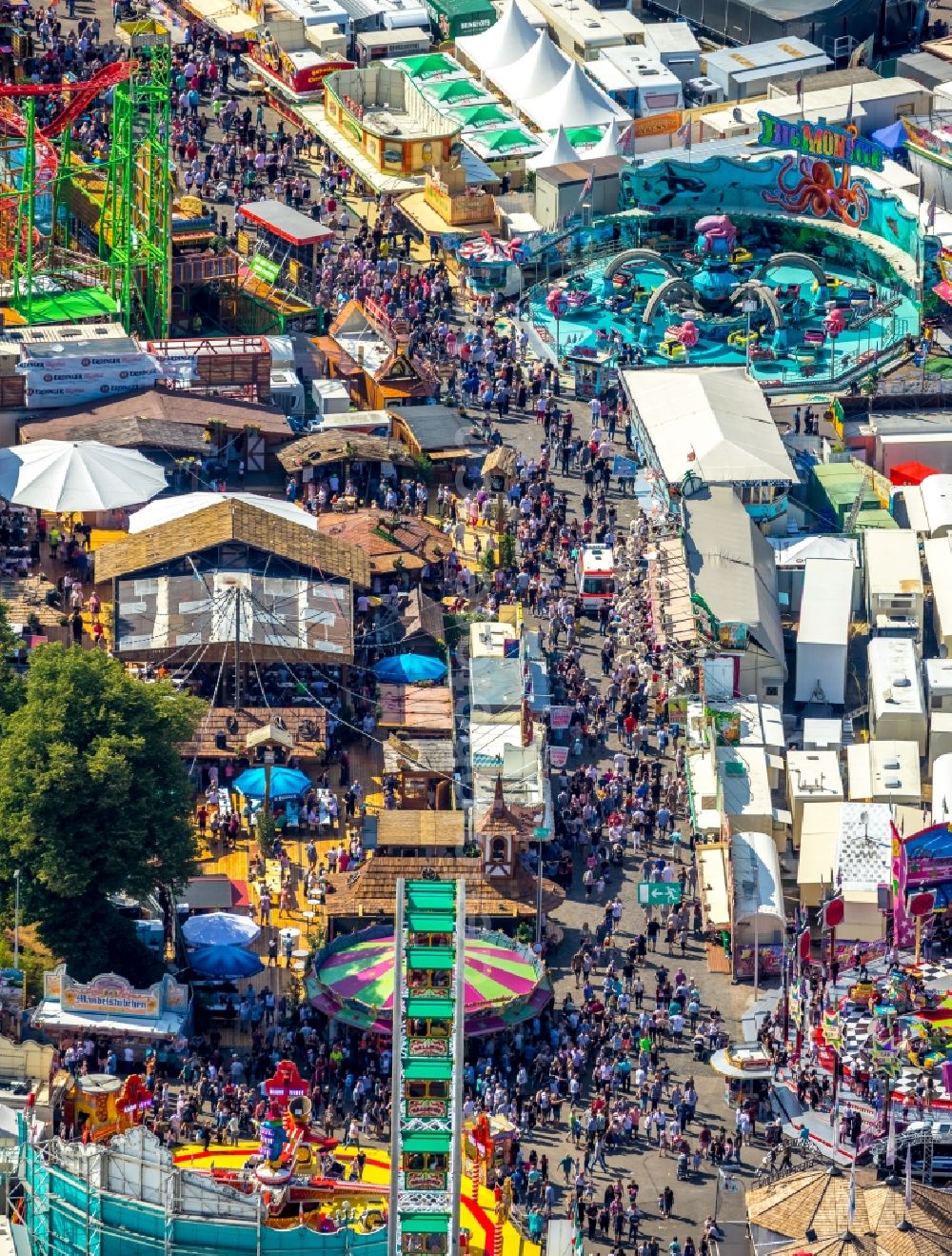 Herne from above - Area of the funfair Cranger Kirmes in Herne in the state North Rhine-Westphalia, Germany