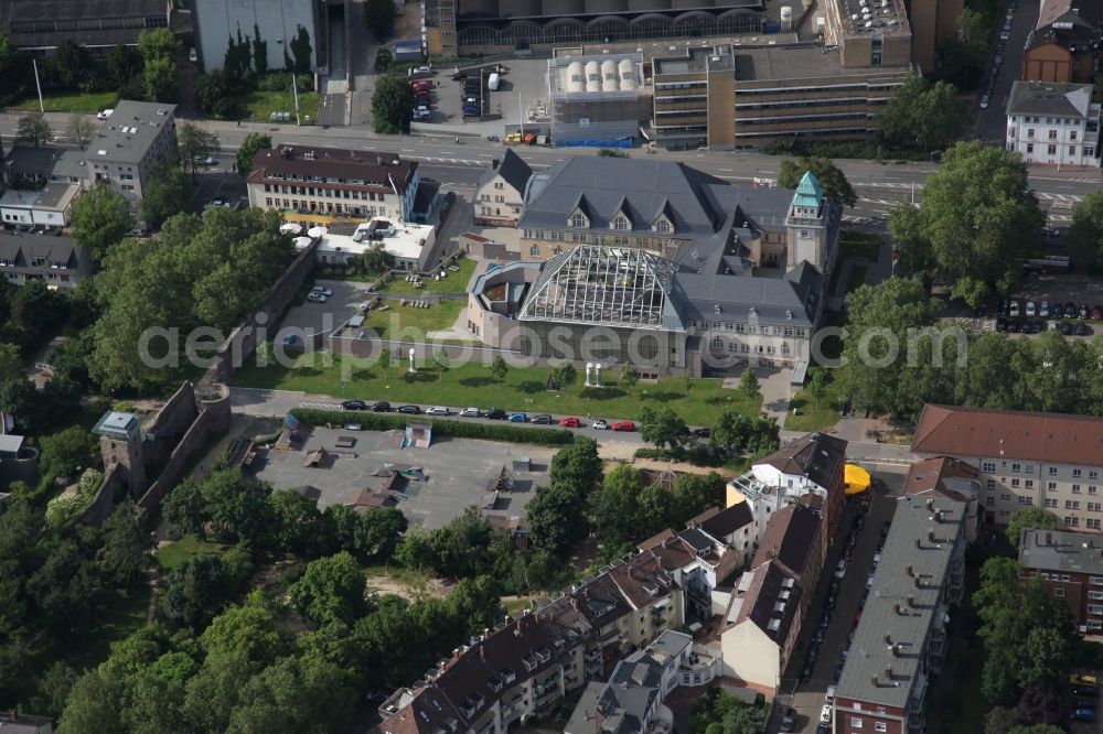 Aerial photograph Darmstadt - Grounds of the Darmstadt bathhouse, an old Art Nouveau. Building with public swimming pools and spa in Darmstadt in Hesse