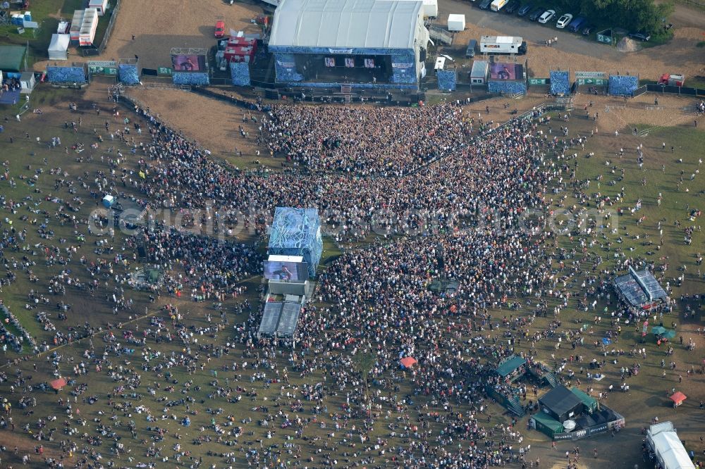 Aerial photograph Nordholz - Participants in the Deichbrand Festival music festival on the event concert area in Nordholz in the state Lower Saxony, Germany