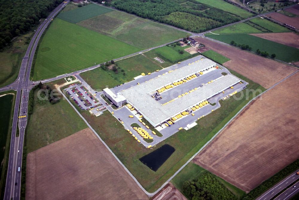 Aerial image Krefeld - Building complex and distribution center on the site DHL Paketzentrum Krefeld on Anrather Strasse in Krefeld in the state North Rhine-Westphalia, Germany