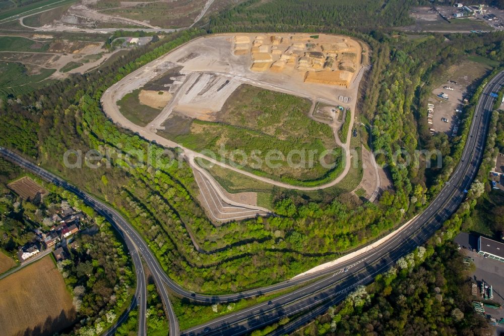 Aerial image Dinslaken - Reclamation site of the former mining dump on Brinkstrasse in Dinslaken in the state North Rhine-Westphalia, Germany