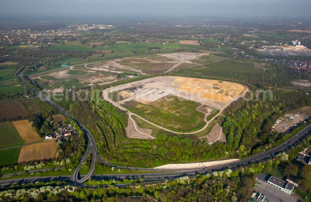 Aerial photograph Dinslaken - Reclamation site of the former mining dump on Brinkstrasse in Dinslaken in the state North Rhine-Westphalia, Germany