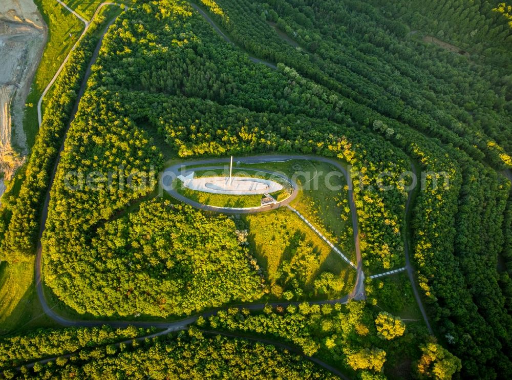 Bergkamen from the bird's eye view: Reclamation site of the former mining dump Halde Grosses Holz in Bergkamen in the state North Rhine-Westphalia, Germany