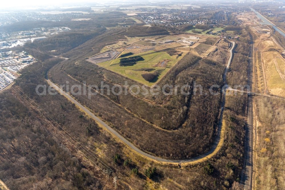 Bergkamen from the bird's eye view: Reclamation site of the former mining dump Halde Grosses Holz in Bergkamen in the state North Rhine-Westphalia, Germany