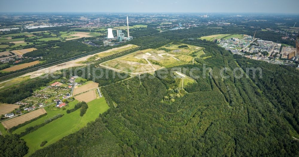 Aerial photograph Bergkamen - Reclamation site of the former mining dump Halde Grosses Holz in Bergkamen in the state North Rhine-Westphalia, Germany