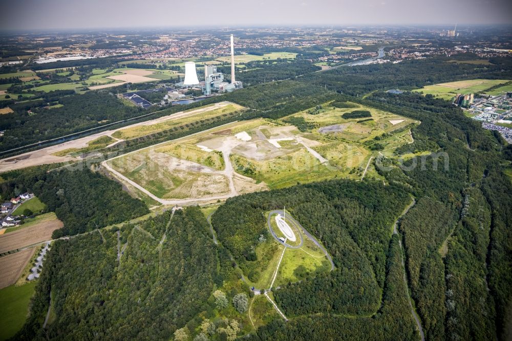 Aerial image Bergkamen - Reclamation site of the former mining dump Halde Grosses Holz in Bergkamen in the state North Rhine-Westphalia, Germany