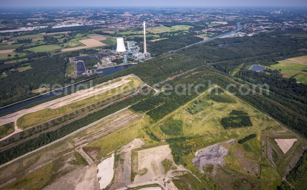 Bergkamen from the bird's eye view: Reclamation site of the former mining dump Halde Grosses Holz in Bergkamen in the state North Rhine-Westphalia, Germany