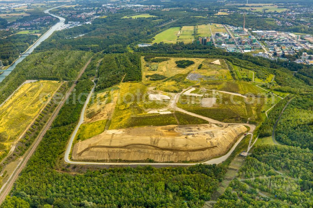 Aerial photograph Bergkamen - reclamation site of the former mining dump Halde Grosses Holz in Bergkamen at Ruhrgebiet in the state North Rhine-Westphalia, Germany