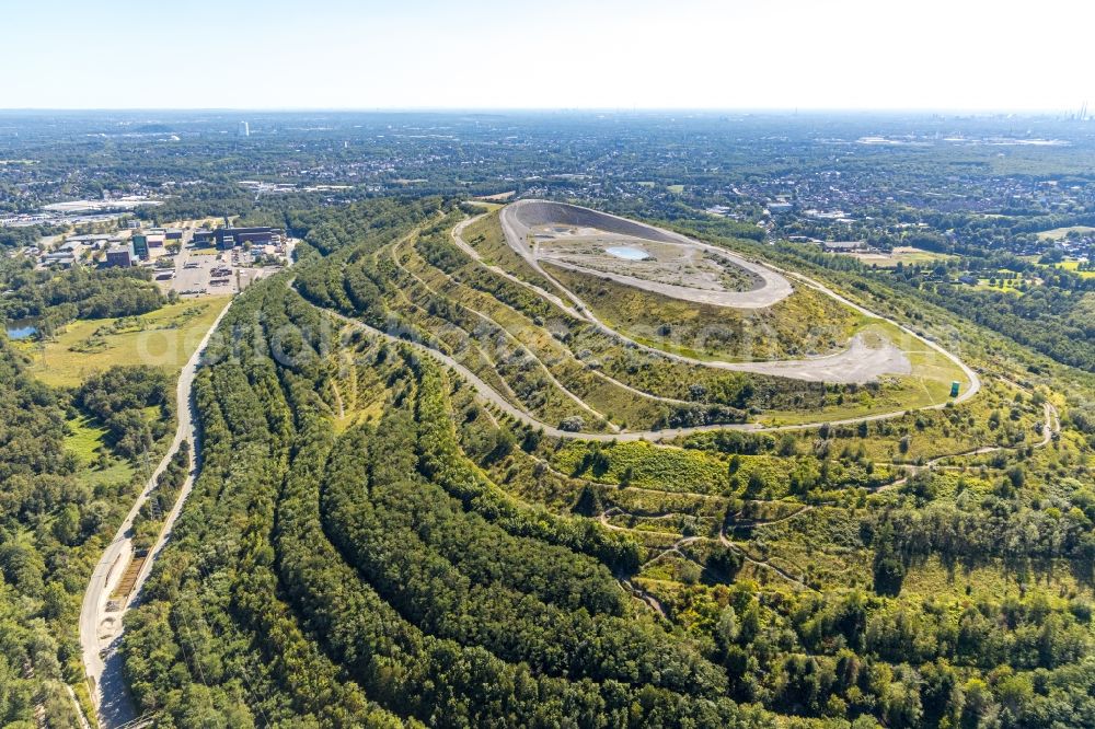 Aerial image Bottrop - Reclamation site of the former mining dump Haniel in Bottrop in the state North Rhine-Westphalia