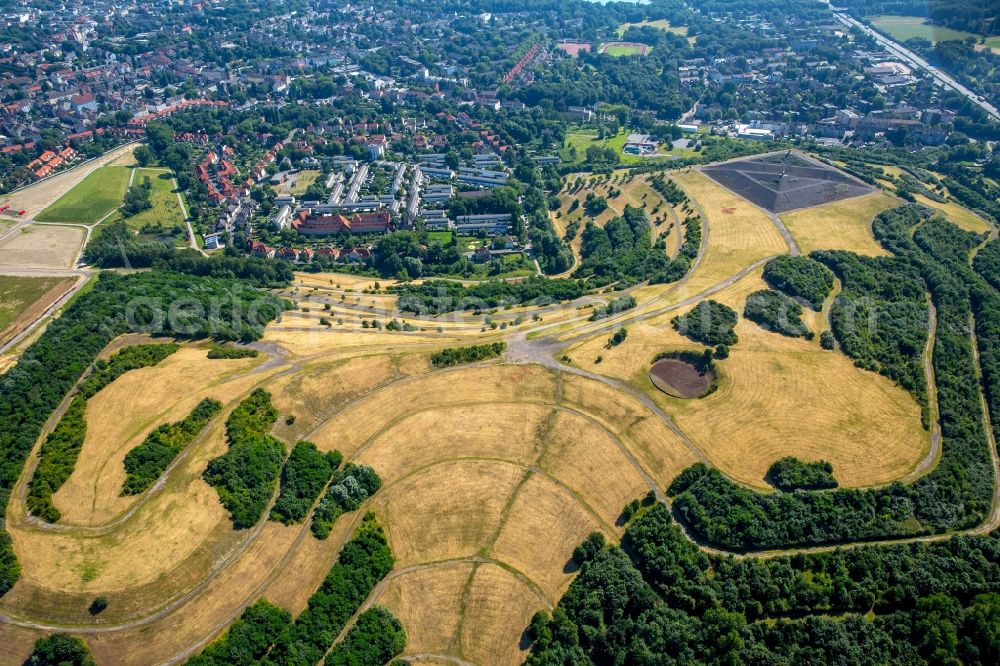 Gelsenkirchen from above - Reclamation site of the former mining dump Rungenberg in Gelsenkirchen in the state North Rhine-Westphalia