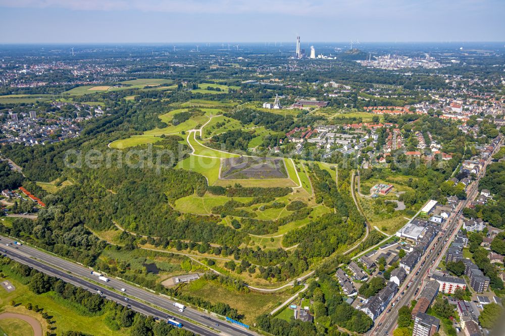 Gelsenkirchen from the bird's eye view: reclamation site of the former mining dump Rungenberghalde in the district Buer in Gelsenkirchen at Ruhrgebiet in the state North Rhine-Westphalia, Germany