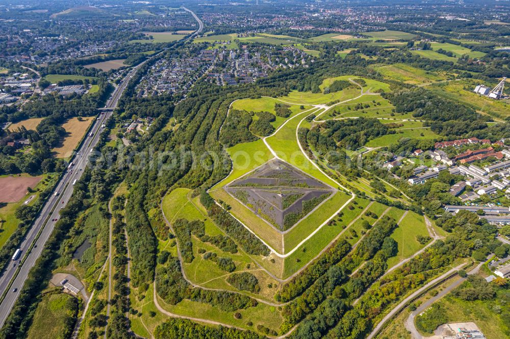 Aerial photograph Gelsenkirchen - Reclamation site of the former mining dump Rungenberghalde in the district Buer in Gelsenkirchen at Ruhrgebiet in the state North Rhine-Westphalia, Germany