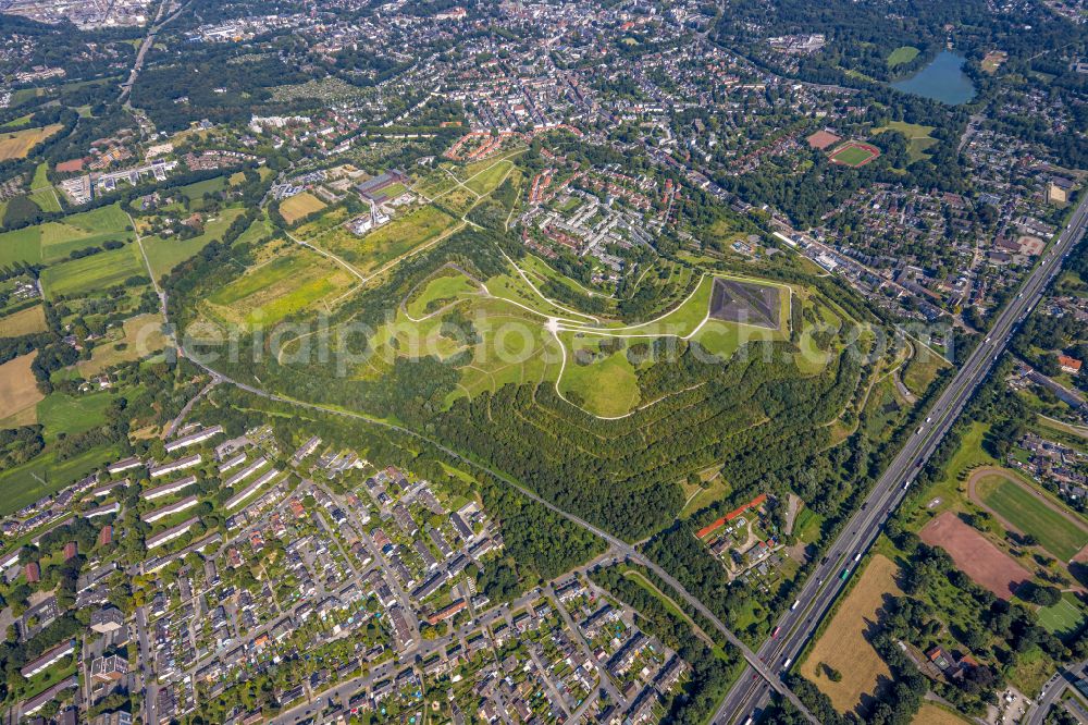 Aerial image Gelsenkirchen - Reclamation site of the former mining dump Rungenberghalde in the district Buer in Gelsenkirchen at Ruhrgebiet in the state North Rhine-Westphalia, Germany