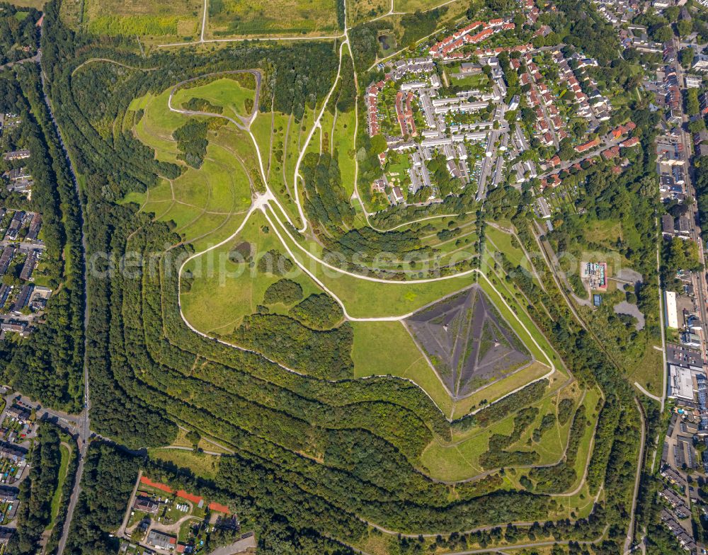 Gelsenkirchen from above - Reclamation site of the former mining dump Rungenberghalde in the district Buer in Gelsenkirchen at Ruhrgebiet in the state North Rhine-Westphalia, Germany